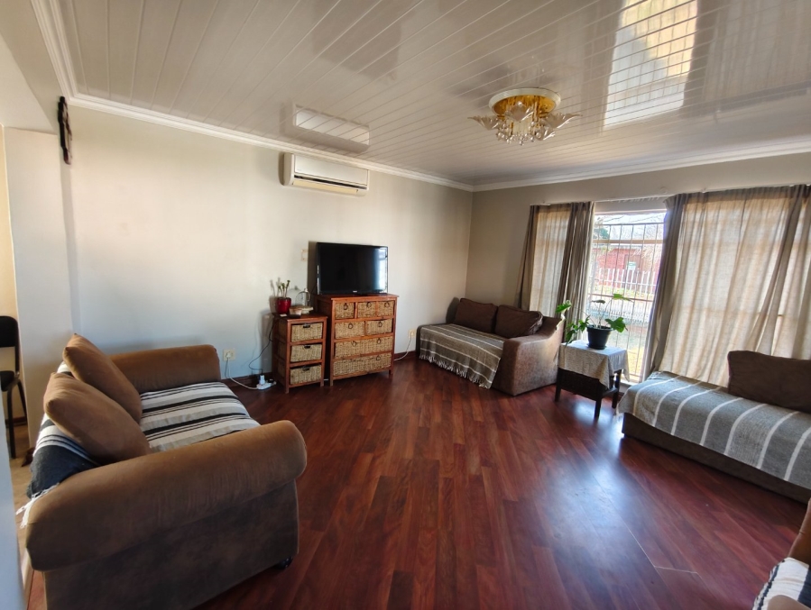 To Let 3 Bedroom Property for Rent in Uitsig Free State